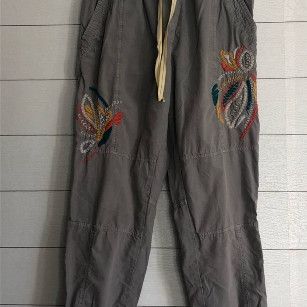 Anthropologie crop embroidered pant